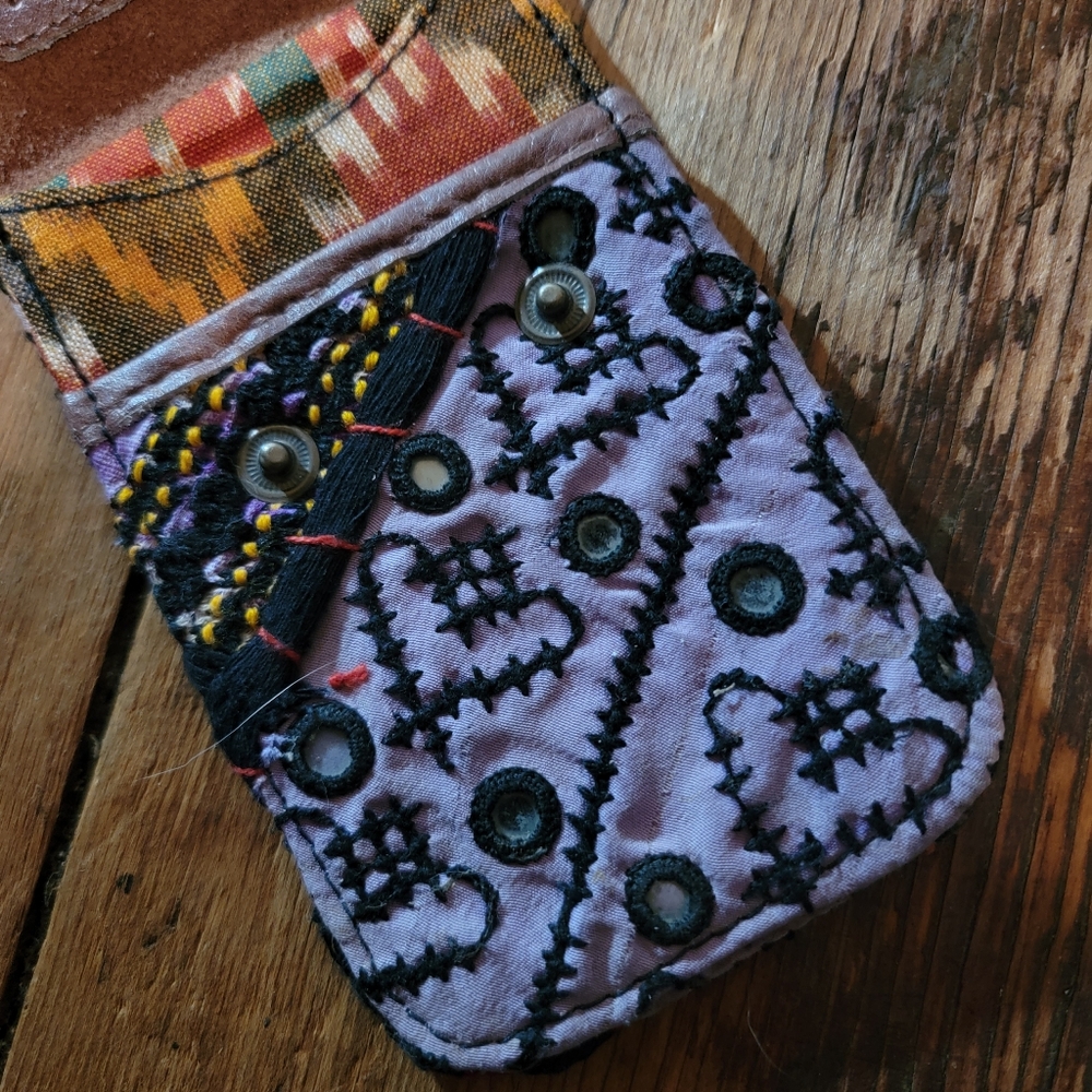 🌋👽 Free People Boho Embroidered Repurposed vtg banjara hippie Wallet card case - Picture 7 of 15
